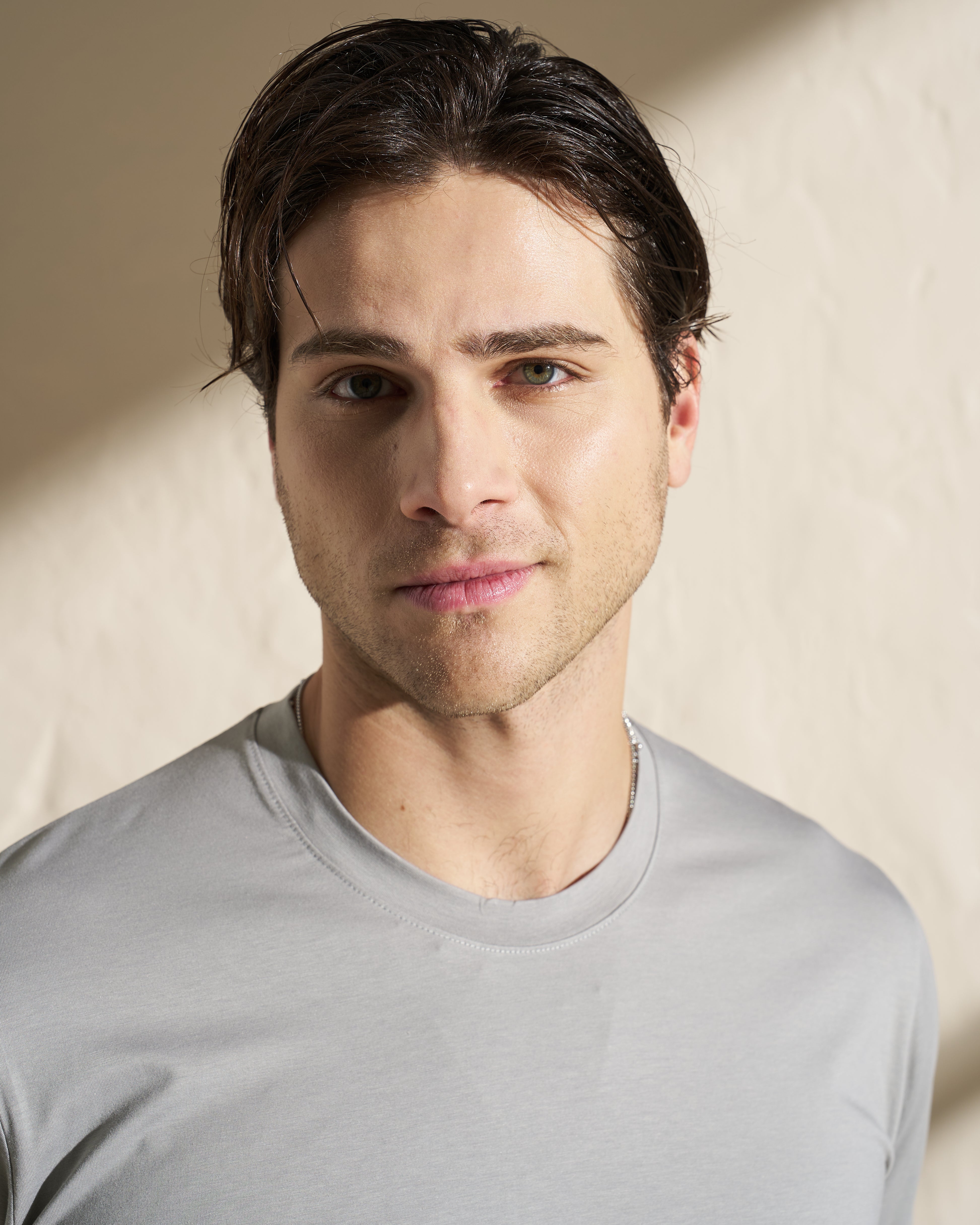 Essential T-Shirt – Stone Grey