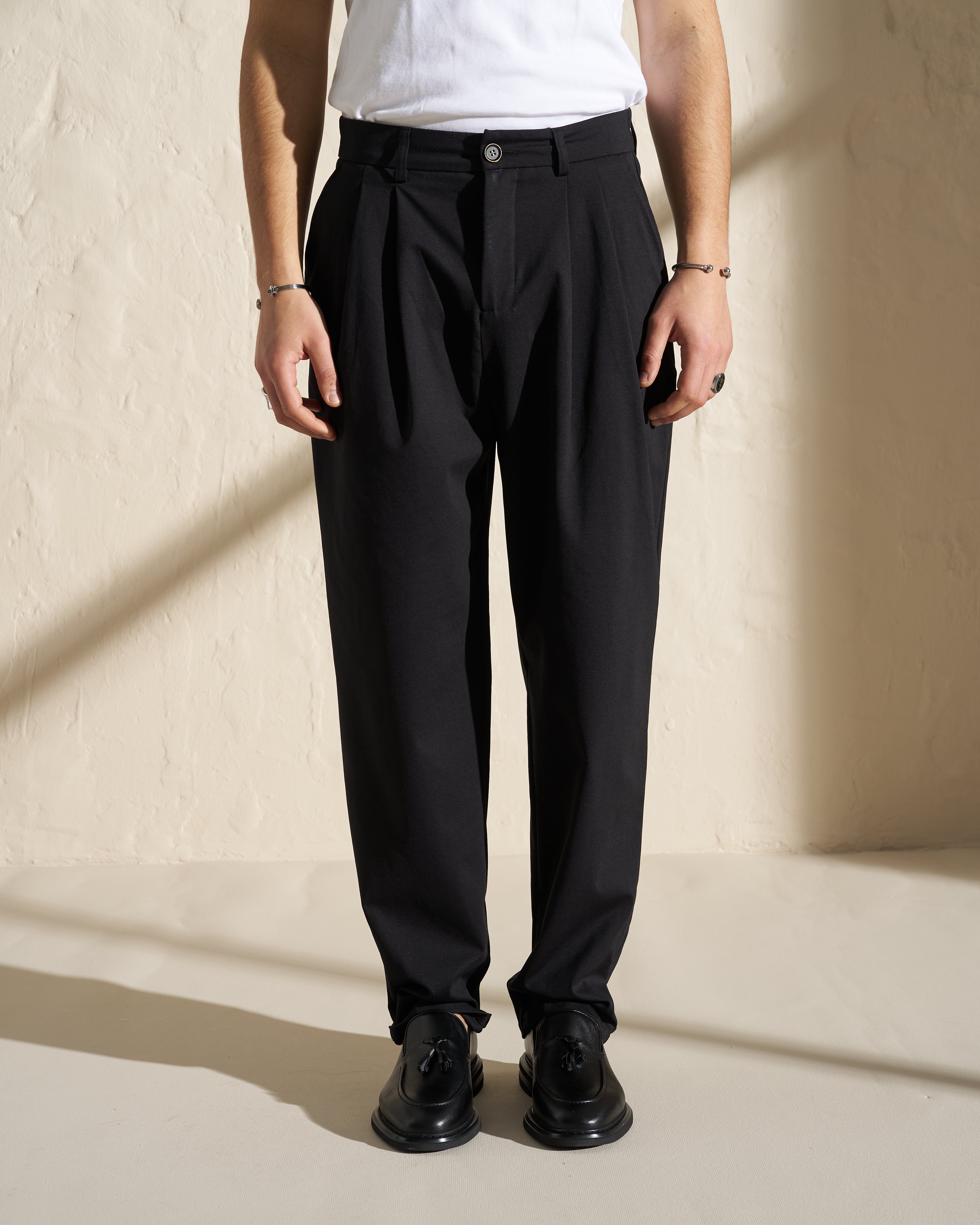 Tailored Pleated Trousers – Black