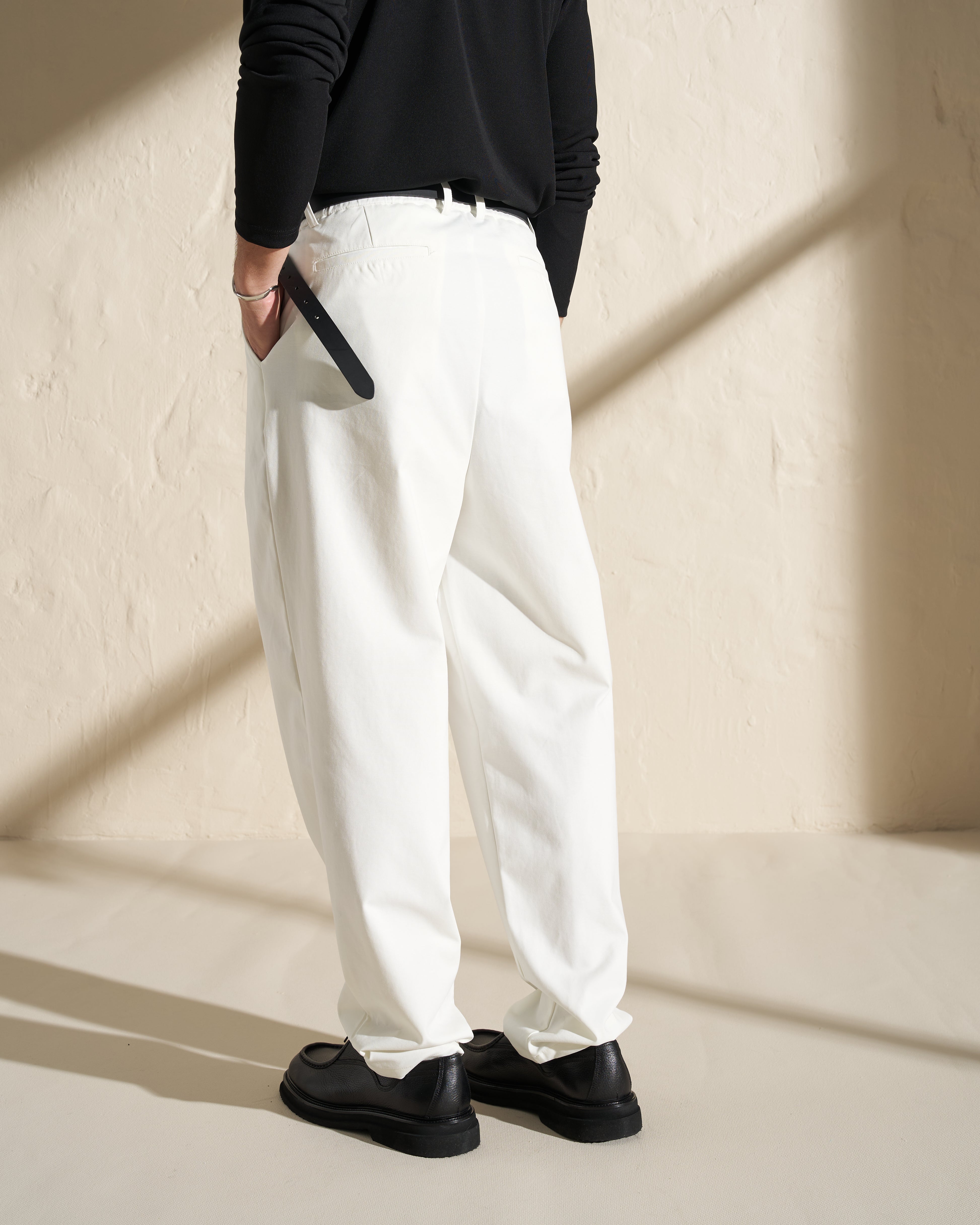 Tailored Pleated Trousers – Off White