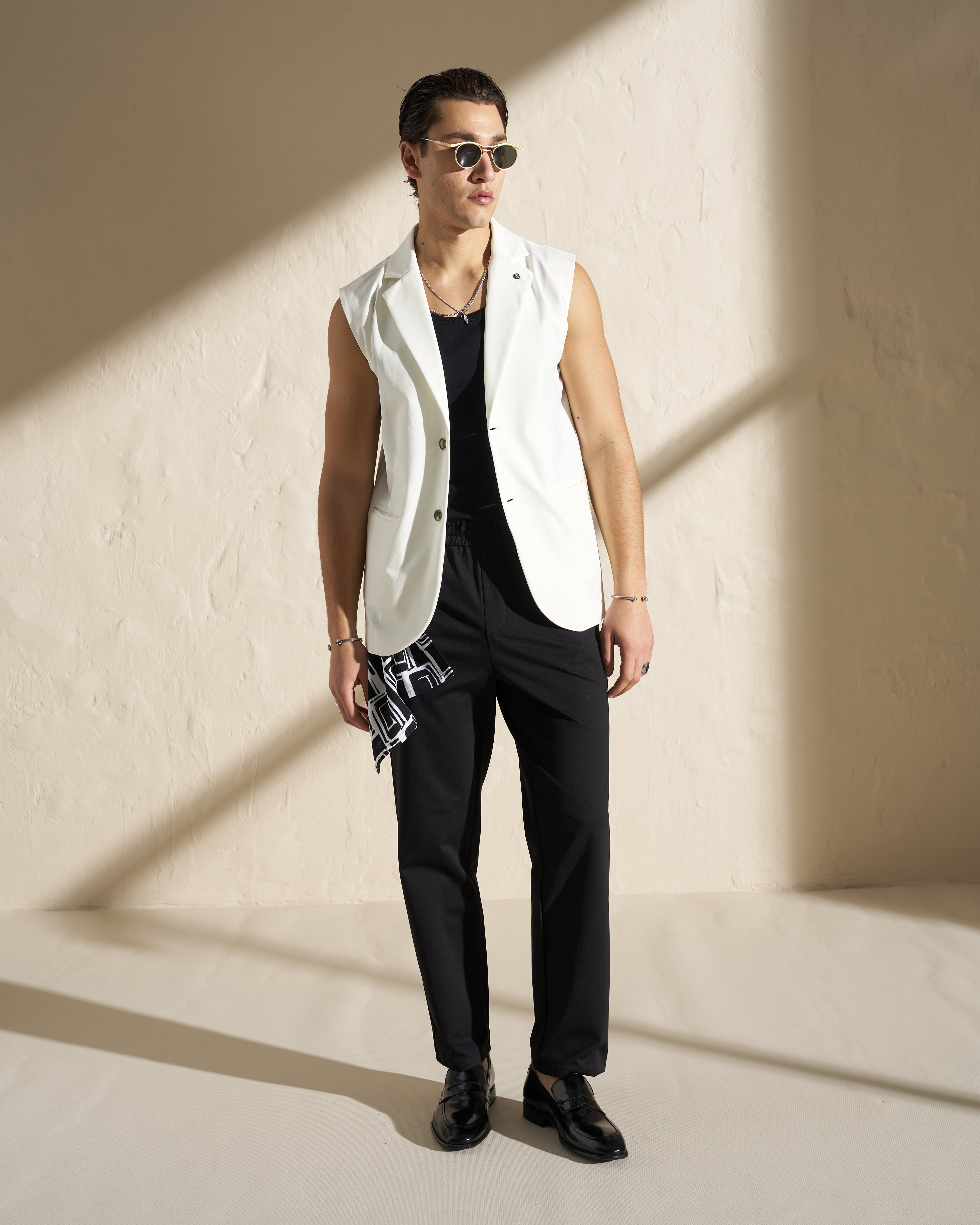 Sleeveless Tailored Jacket – White