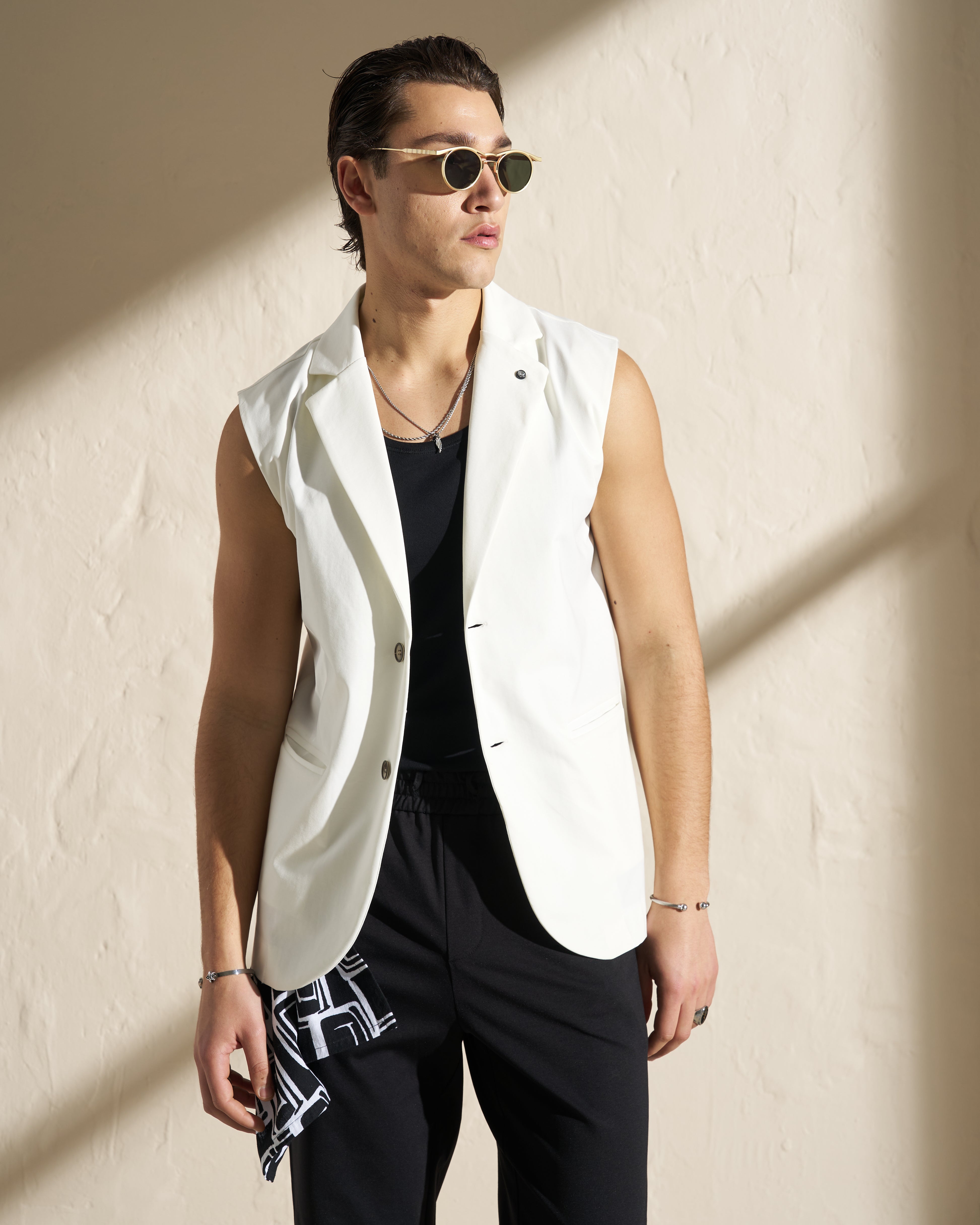 Sleeveless Tailored Jacket – White