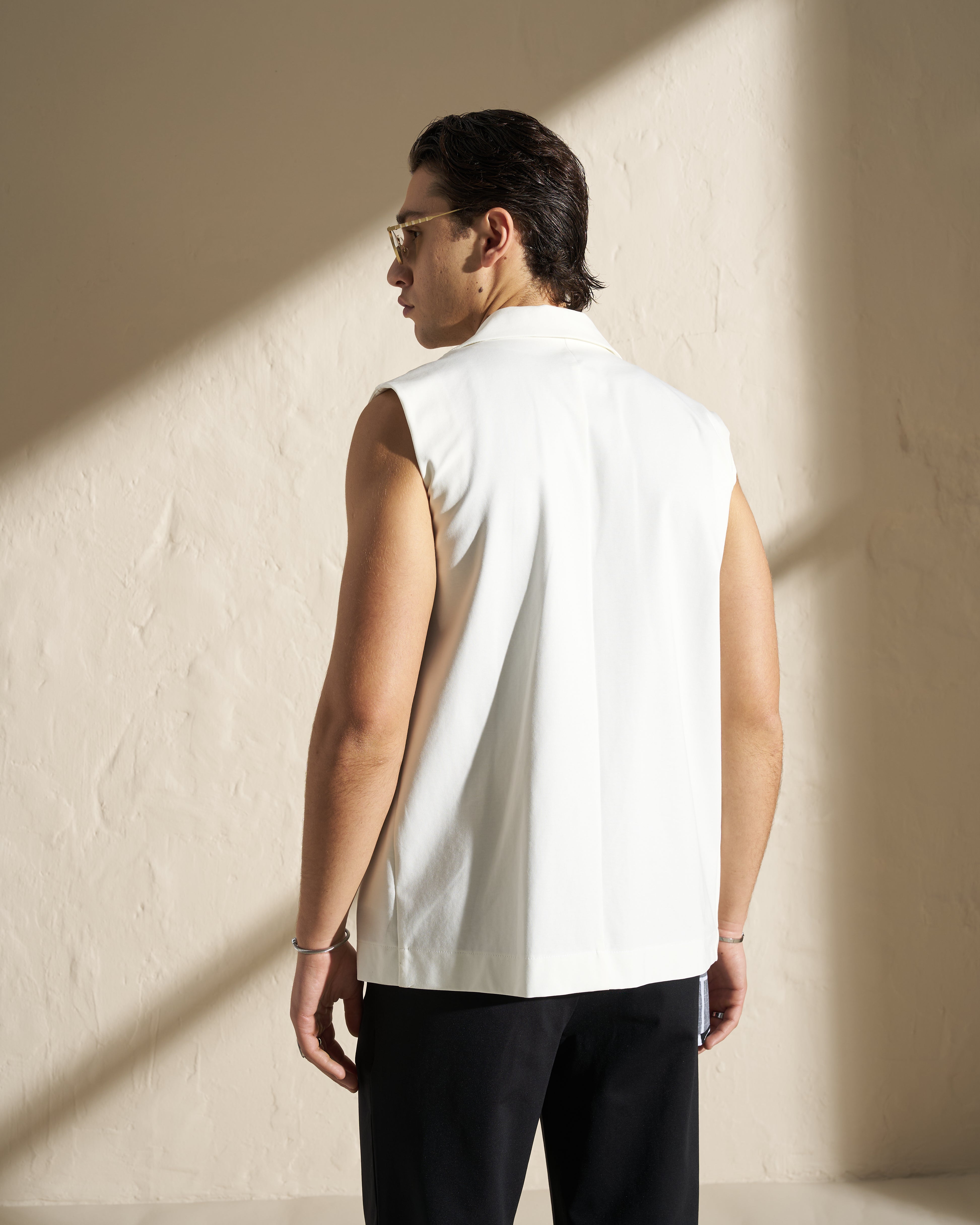 Sleeveless Tailored Jacket – White