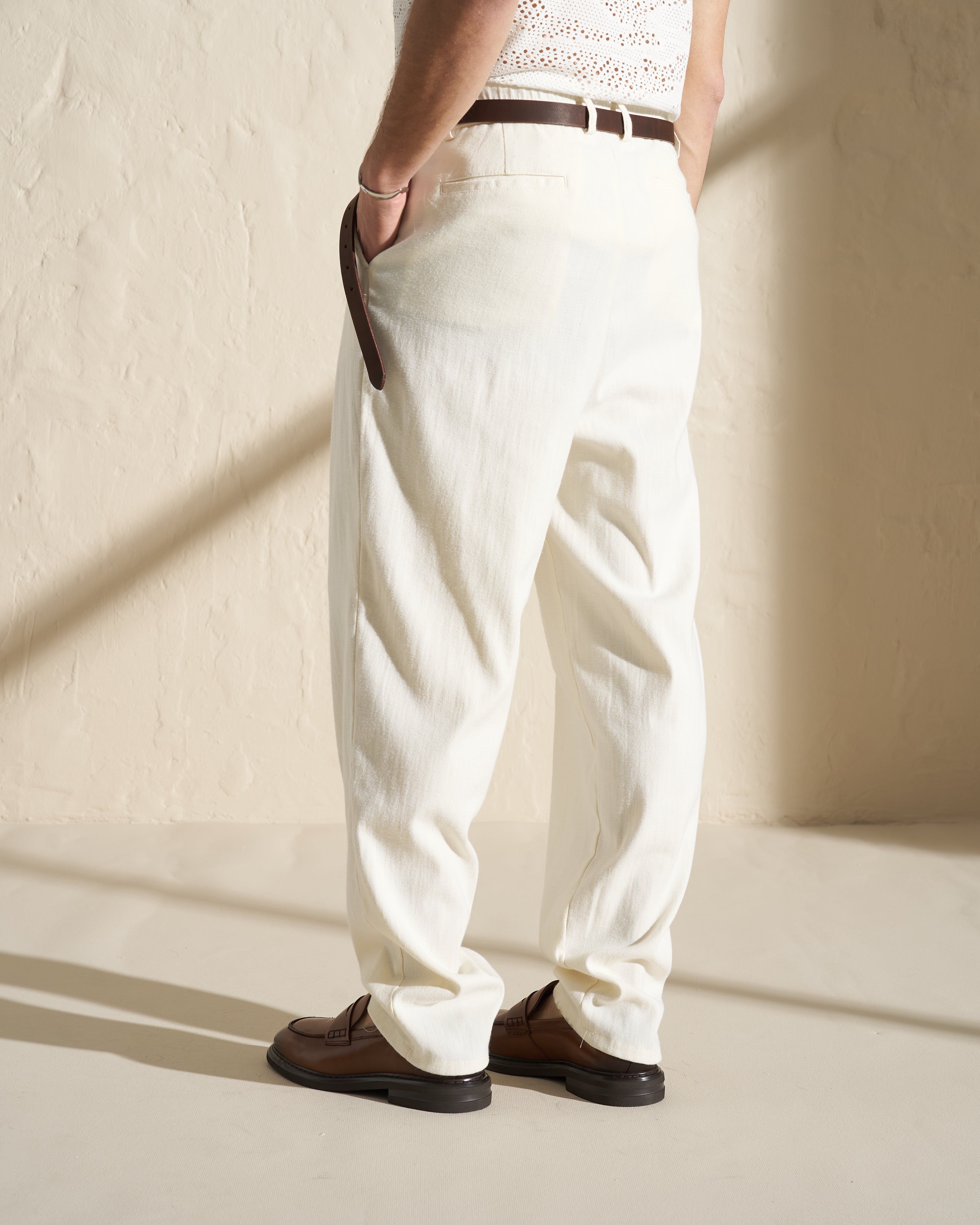 Relaxed Summer Trousers with Soft Texture