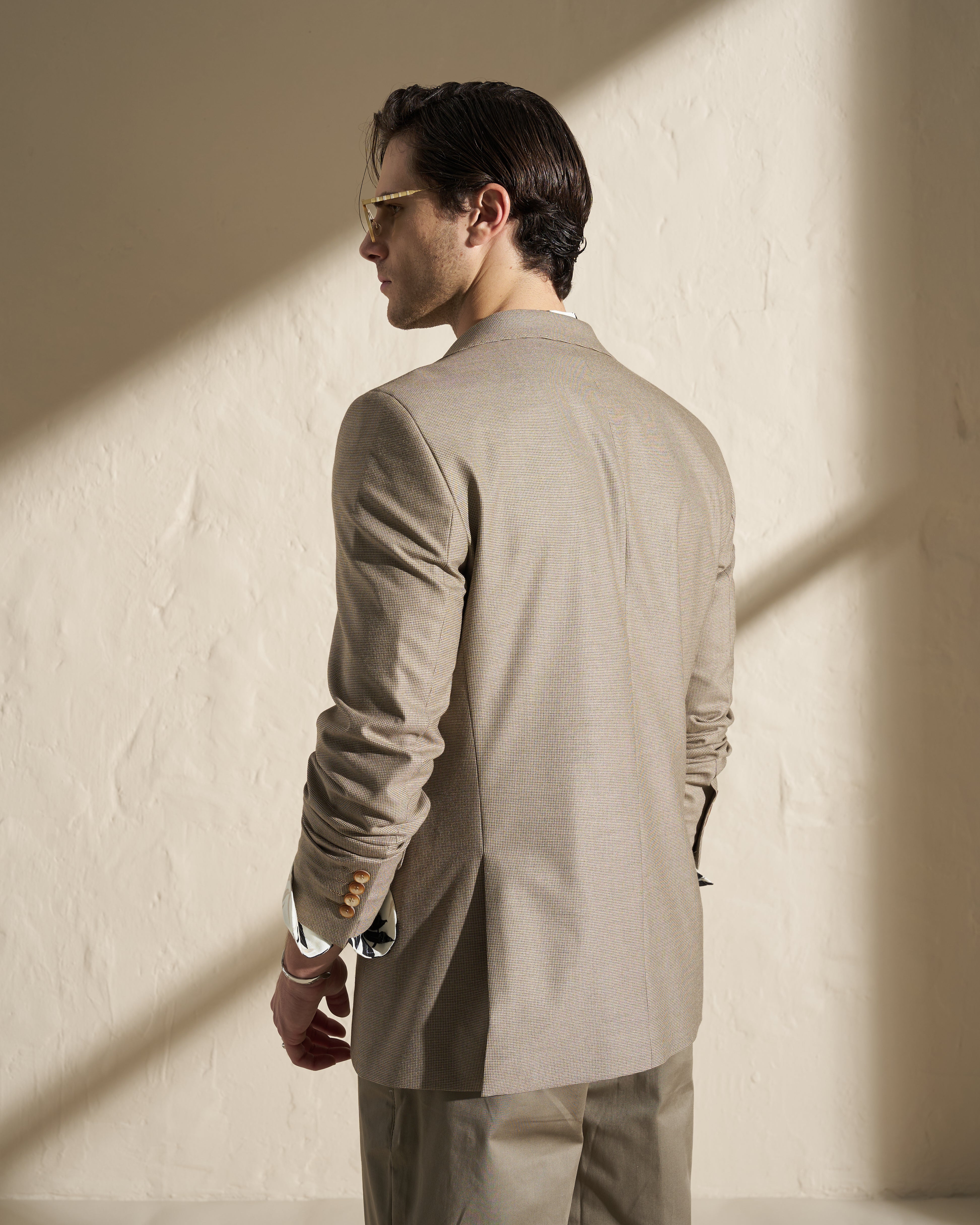 Men’s Lightweight Single-Breasted Blazer – Beige