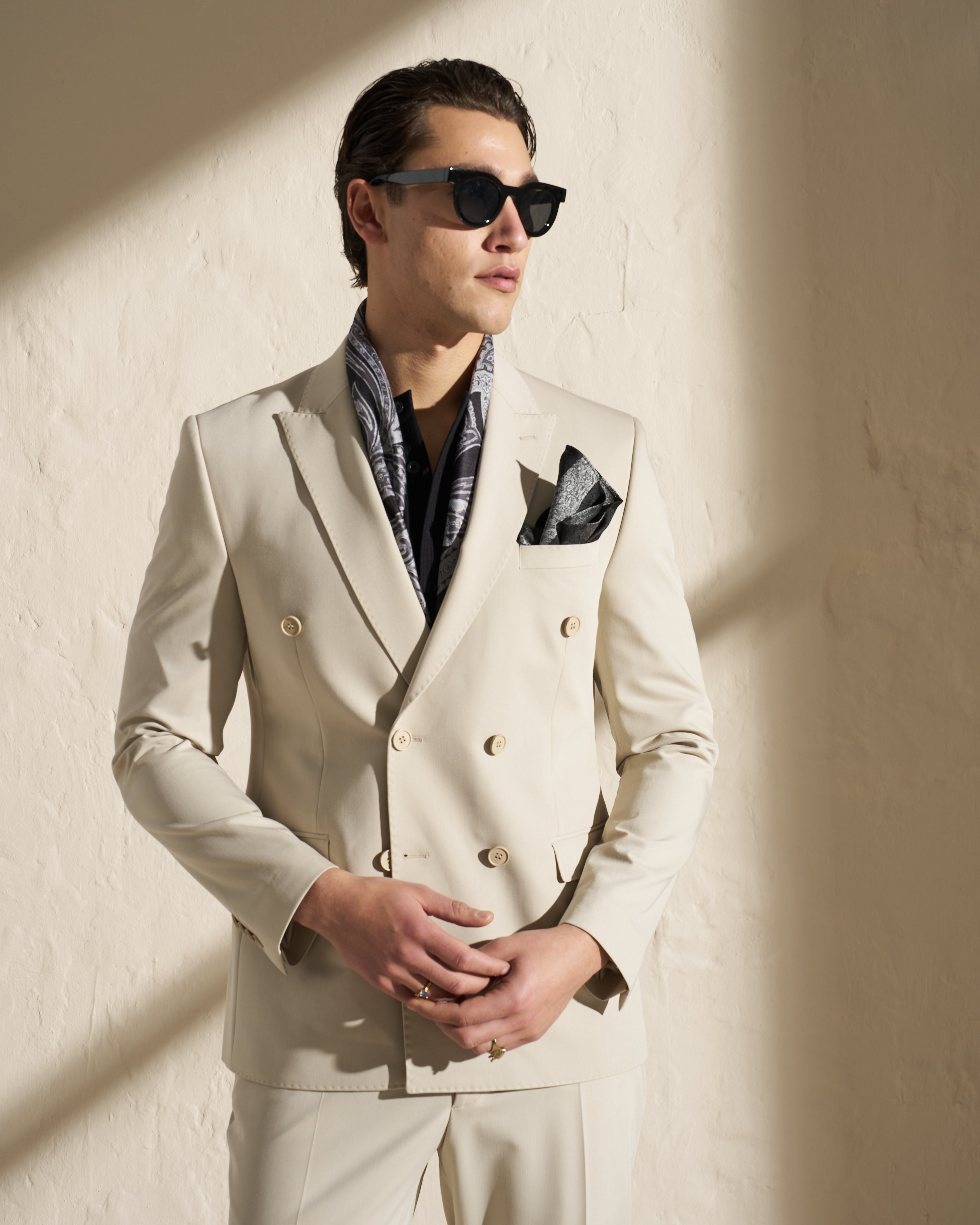 Men’s Lightweight Double-Breasted Blazer – Beige
