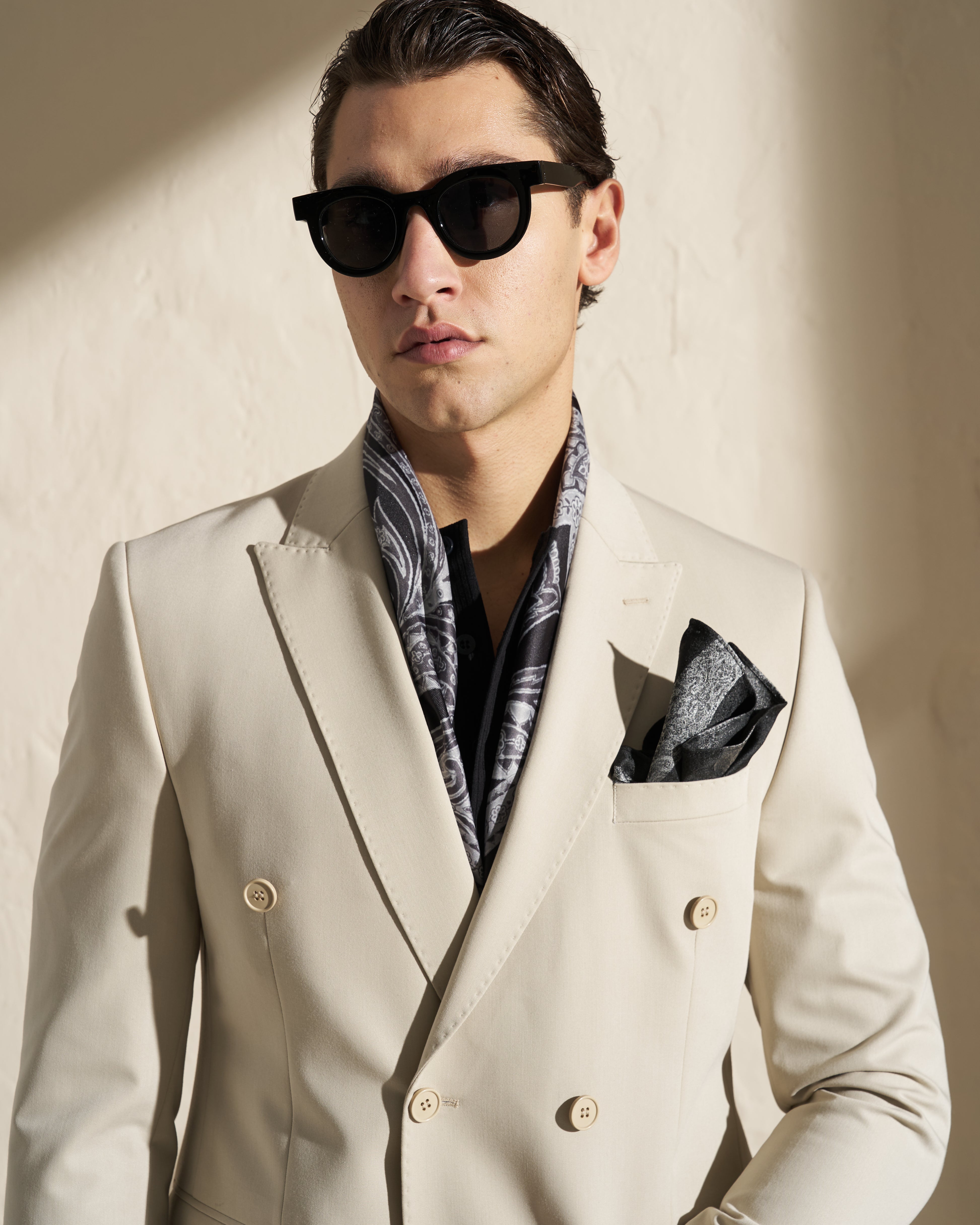 Men’s Lightweight Double-Breasted Blazer – Beige