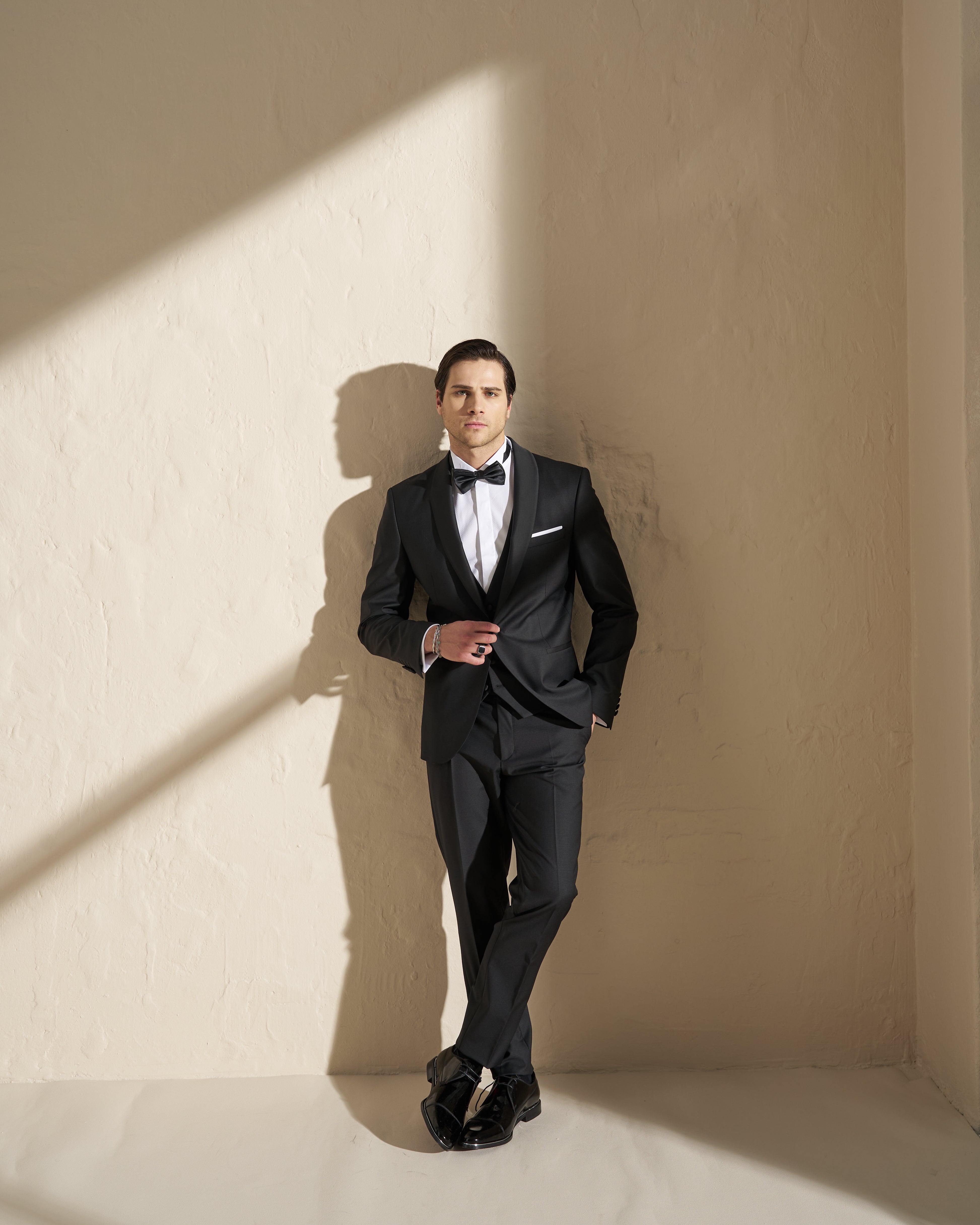 Men’s Three-Piece Smoking Suit – Black